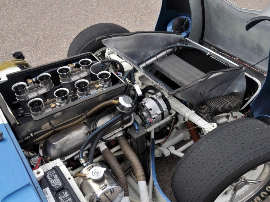  Shelby Cobra Daytona Coupe 1964 года  (фото 10 из 19)